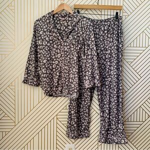 Kate Spade cheetah leopard animal print Pajama Set pink & gray piping trim L
